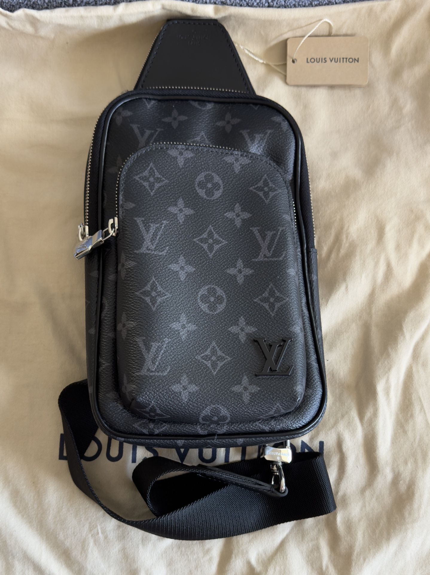 Authentic LOUIS VUITTON Avenue Slingbag Sling Bag PM Brand New