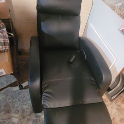 Small size recliner