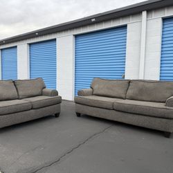 Gray Sofa Couch & Loveseat 🚛🚚 Free Delivery 🚛🚚