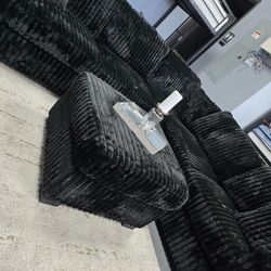 ✨️ Sectionals, 2pc Sofas ✨️ Furniture Queen Bedrooms, Dining Avail