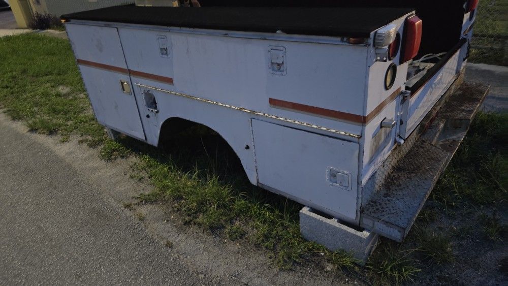 Used Utility Service Body w/ Gas-Powered Compressor – AS-IS – $800 OBO