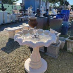 Concrete Stone Birdbath / Cement Backyard Garden Outdoor Birdbath or Fountain or Planter Pot