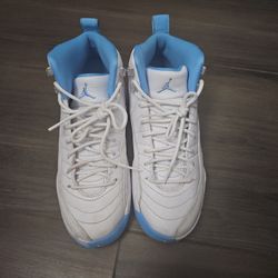 Air Jordan 12 Retro University Blue Size 5 Kids 