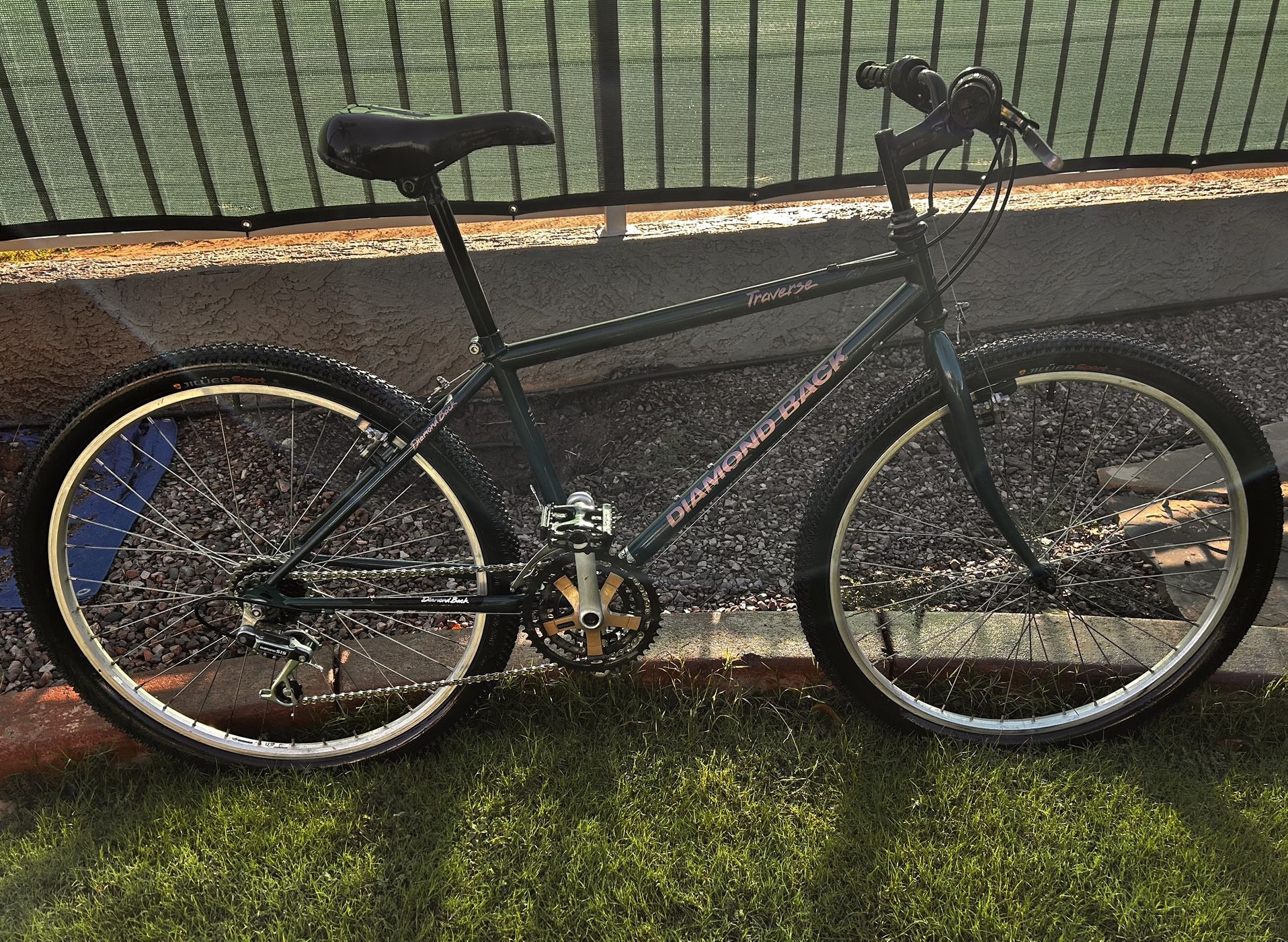 Diamondback Traverse 21-Speed 26” Mountain Bike with NEW Tires-Tubes-Shifters-Cables-Seat-Chain plus a FULL Tune-up, 15.5” Medium Size – CLEAN!