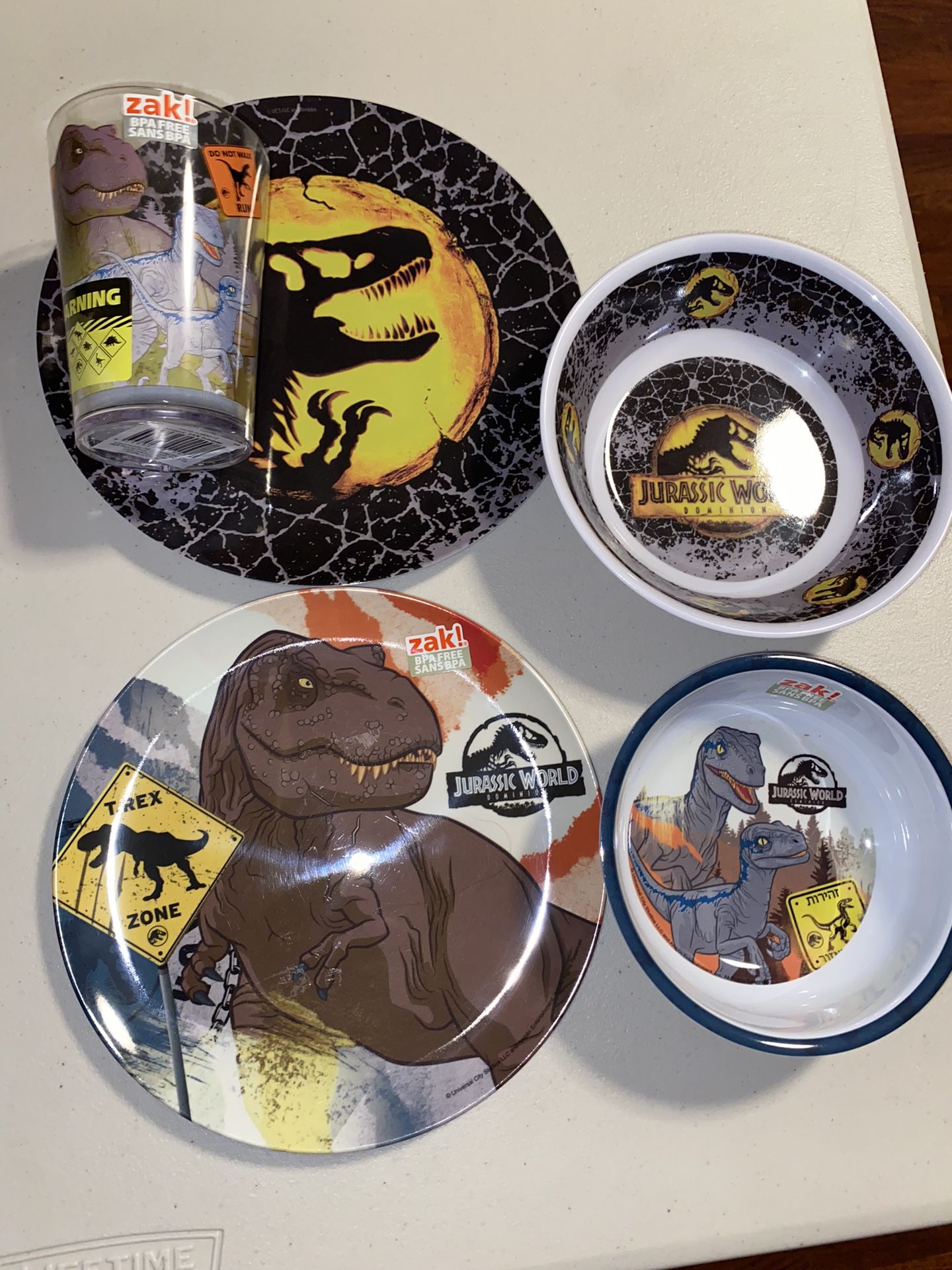Jurassic World plastic plates cup mix set Zak!