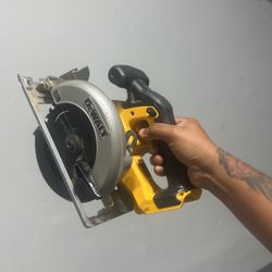 20v DEWALT Circle Saw 