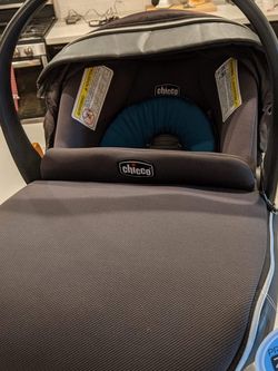 Chico keyFit30 Infant Car seat + 2 Bases