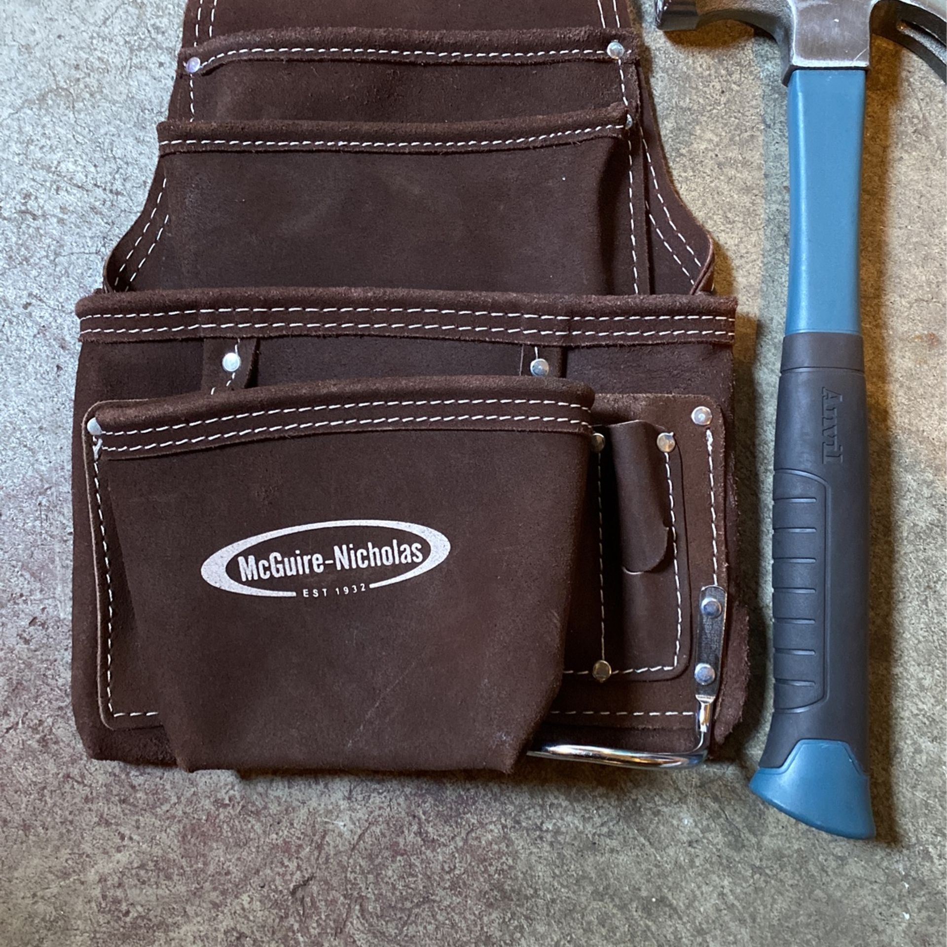 Construction Pocket Tools With Hammer