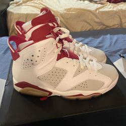 Jordan Retro 6 Pre own Mint Condition Size 9men $110