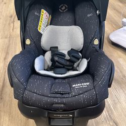 Maxi Cosi Infant Car Seat W/ Base