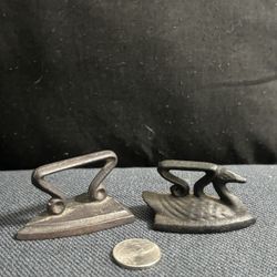 Miniature Cast Iron Toy Irons – Vintage Collectibles 