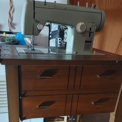 Vintage Sewing Machine Singer In Cabinet Like New