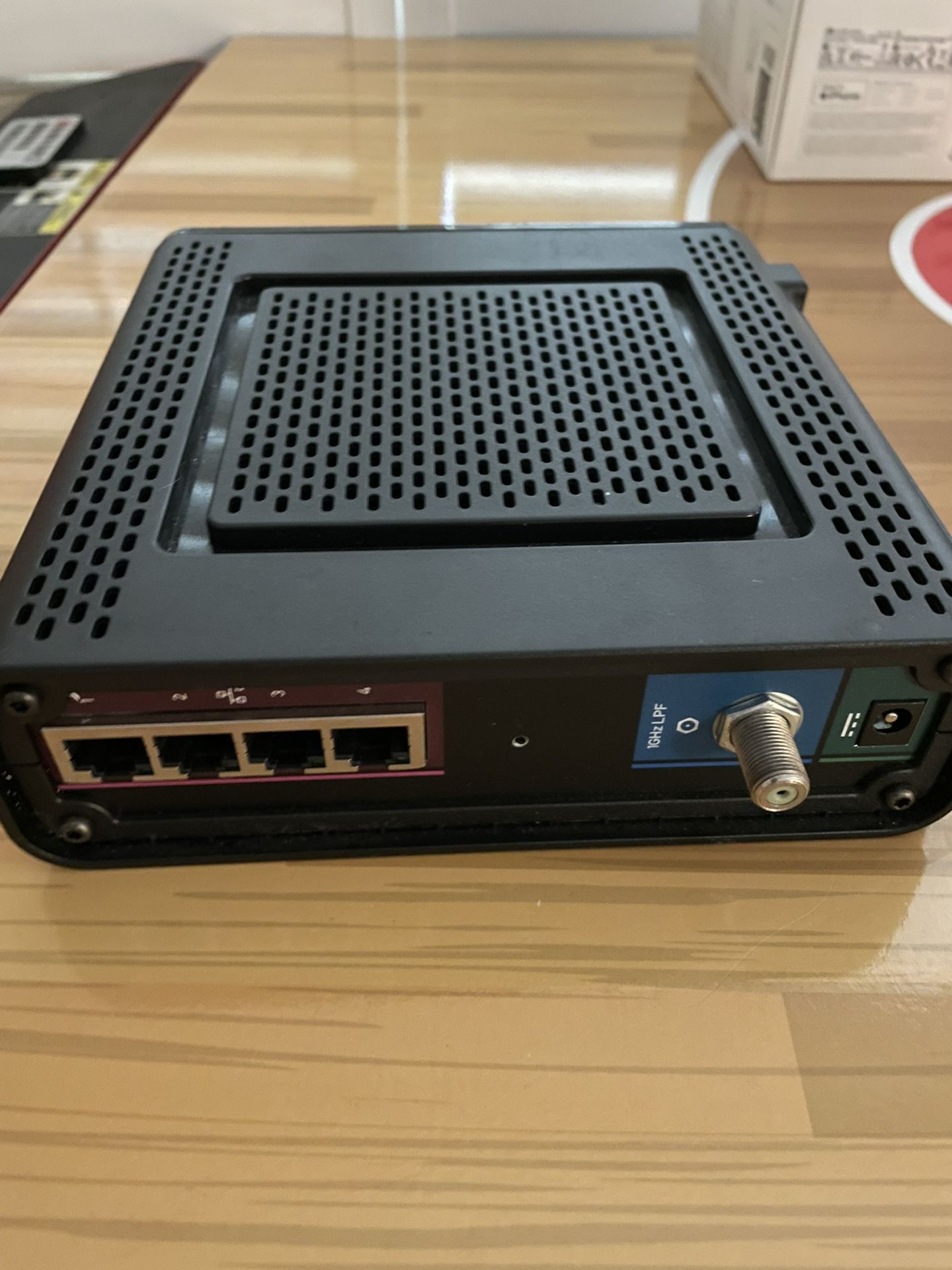 ARRIS cable modem and Wi-Fi router