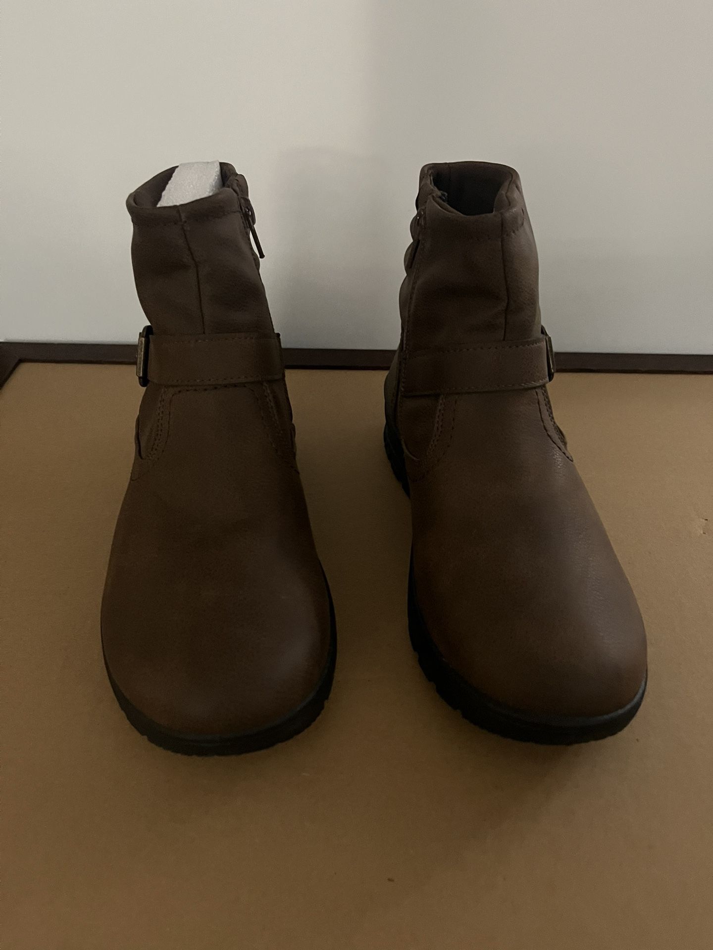Easy Street Chief Comfort Ankle Boots