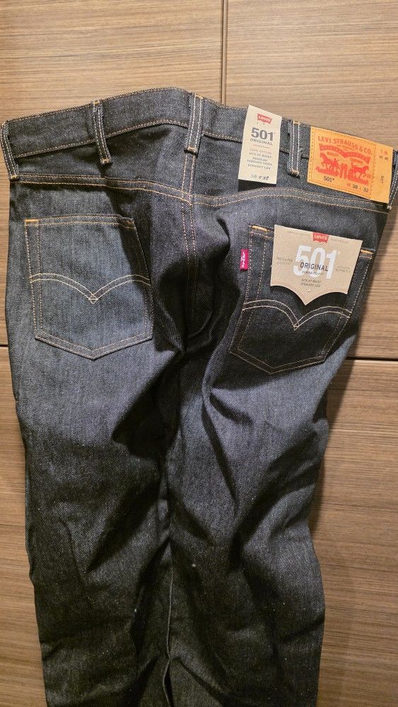 Mens Levi Blue Jeans Size 38x32