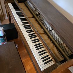 Free piano maybe for parts