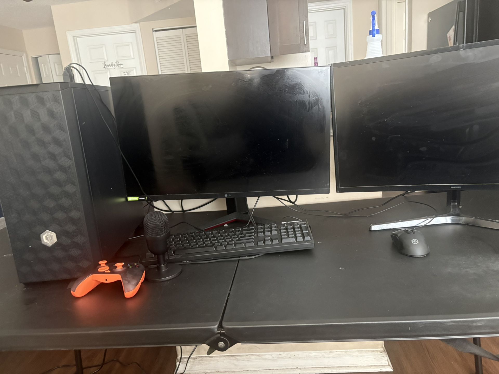 Gaming Pc & Two Monitors