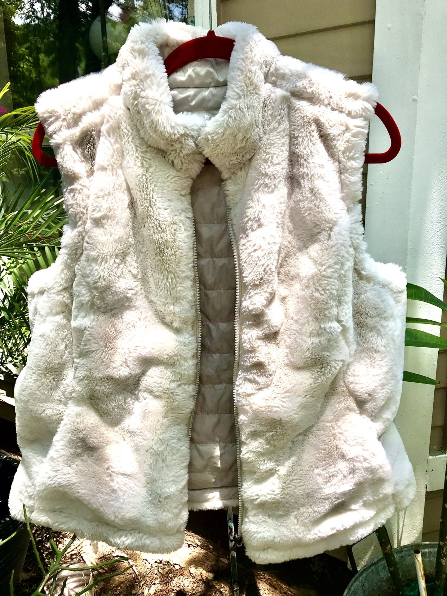 Gorgeous White Very Plush Faux Fur Vest.