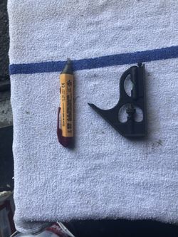 Voltage meter and level