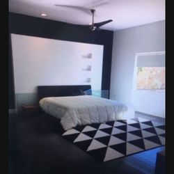 King Bed With 2 Night Stands With Drawers