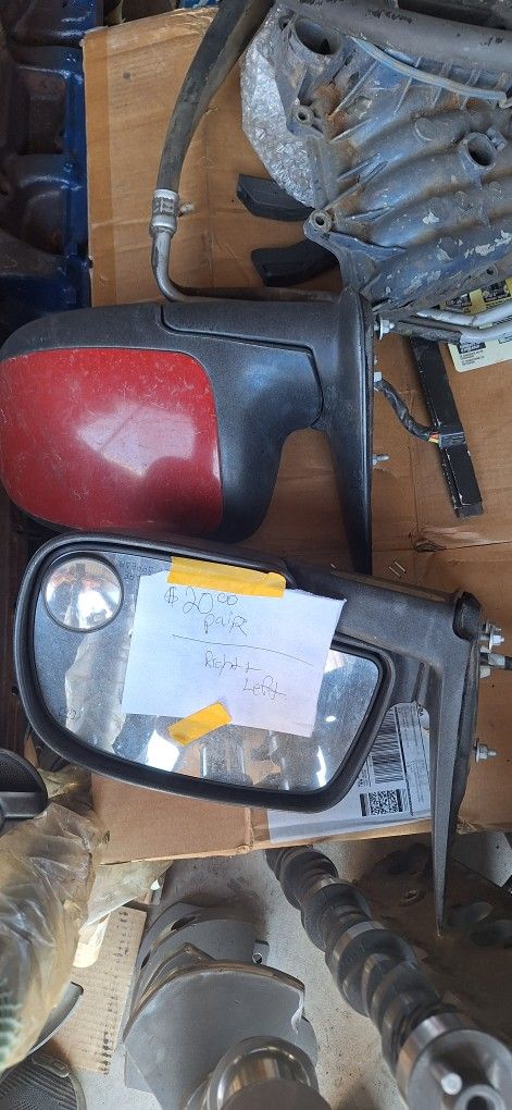 Right And Left Outside Power Mirrors 2004 Chevrolet Pickup Yukon. Good Used.35th Ave And McDowell Phx