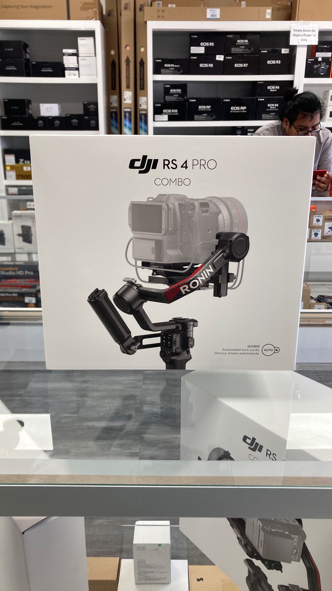 DJI RS4 Pro Combo Gimbal