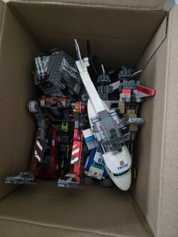 Box of Legos (include minifigs)