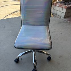 Desk/ Beauty Chair 