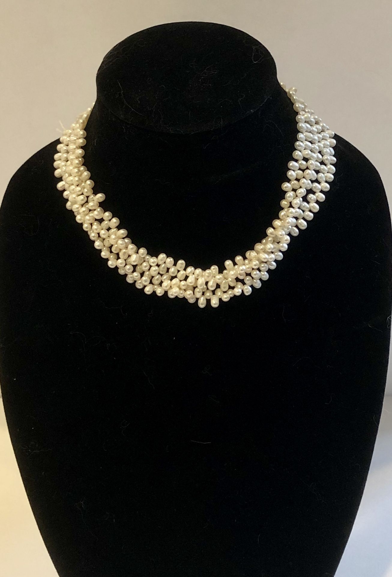 Lovely fresh water pearl necklace