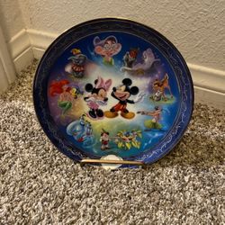 Disney Bradford Exchange Plate And Stand 