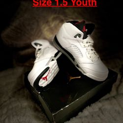 Shoe Size 1.5 Youth: Jordans