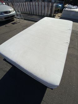 FREE DELIVERY: Twin Bed