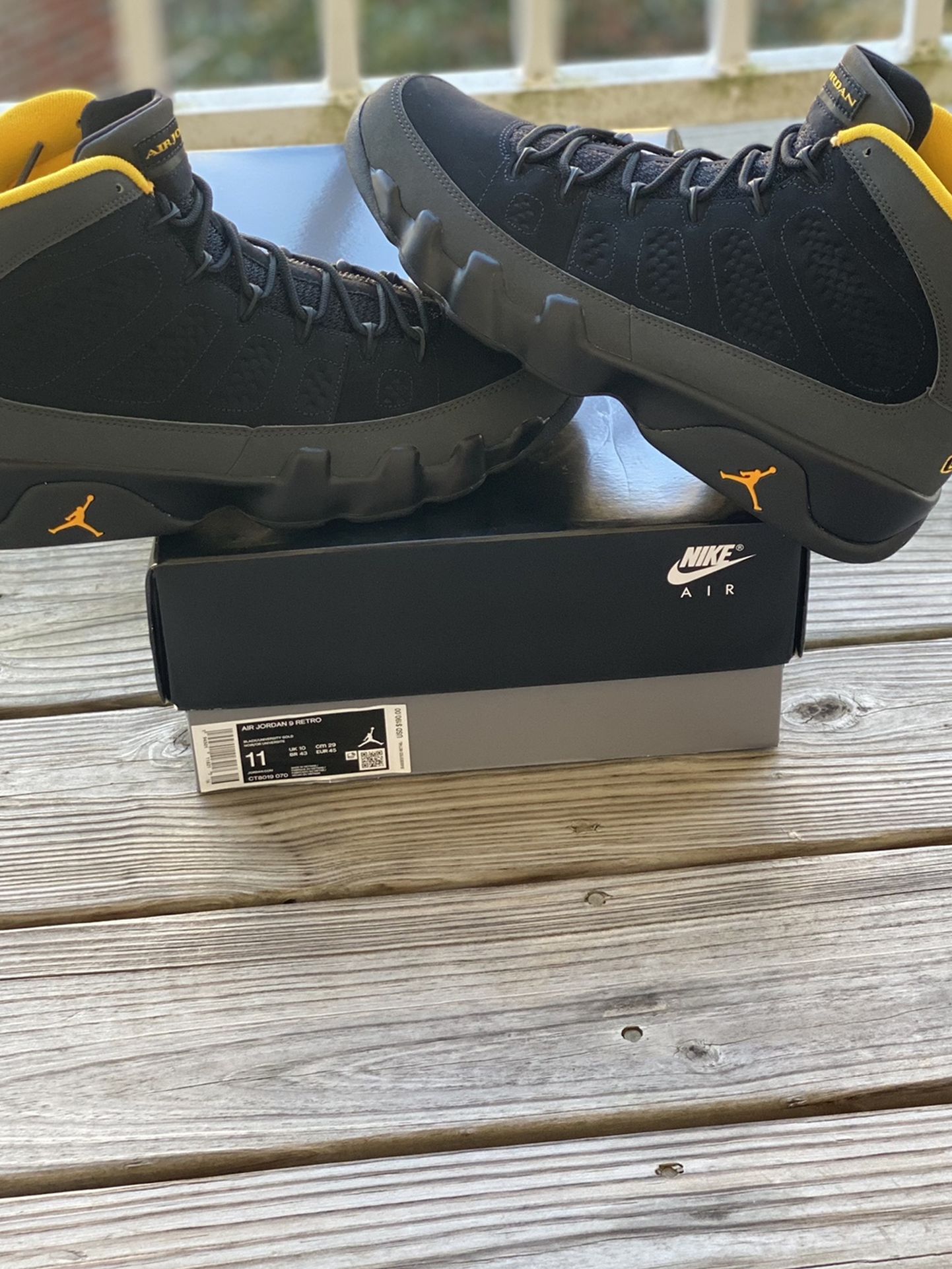 BRAND NEW AIR JORDAN “UNIVERSITY GOLD” FOR SALE!!! MEN's SIZE 11