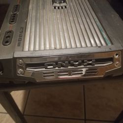 Boss Amplifier 2500 Wats