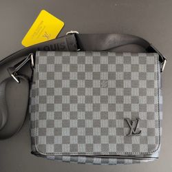 Louis Vuitton Messenger Bag!