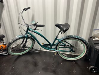 Electra Beach Cruiser Bicycle with Fenders