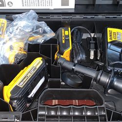 XR Cordless Brushless 3-Speed 1/2 in. Hammer Drill with (1) 20-Volt 2.0 Batteri & Charger with case