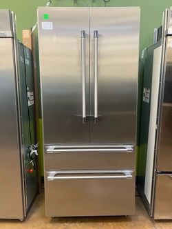 Thermador 36” 18.7 CuFt Built In Refrigerator, Diamond Ice, ThermaFlex, Internal Water Dispenser
