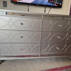 Six Drawer Dresser- Hollywood Regency Style