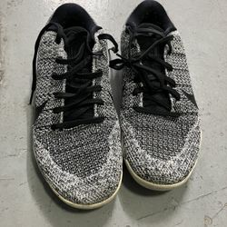 Kobe Black Mamba Oreo Size 10