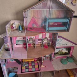 Large Doll House 