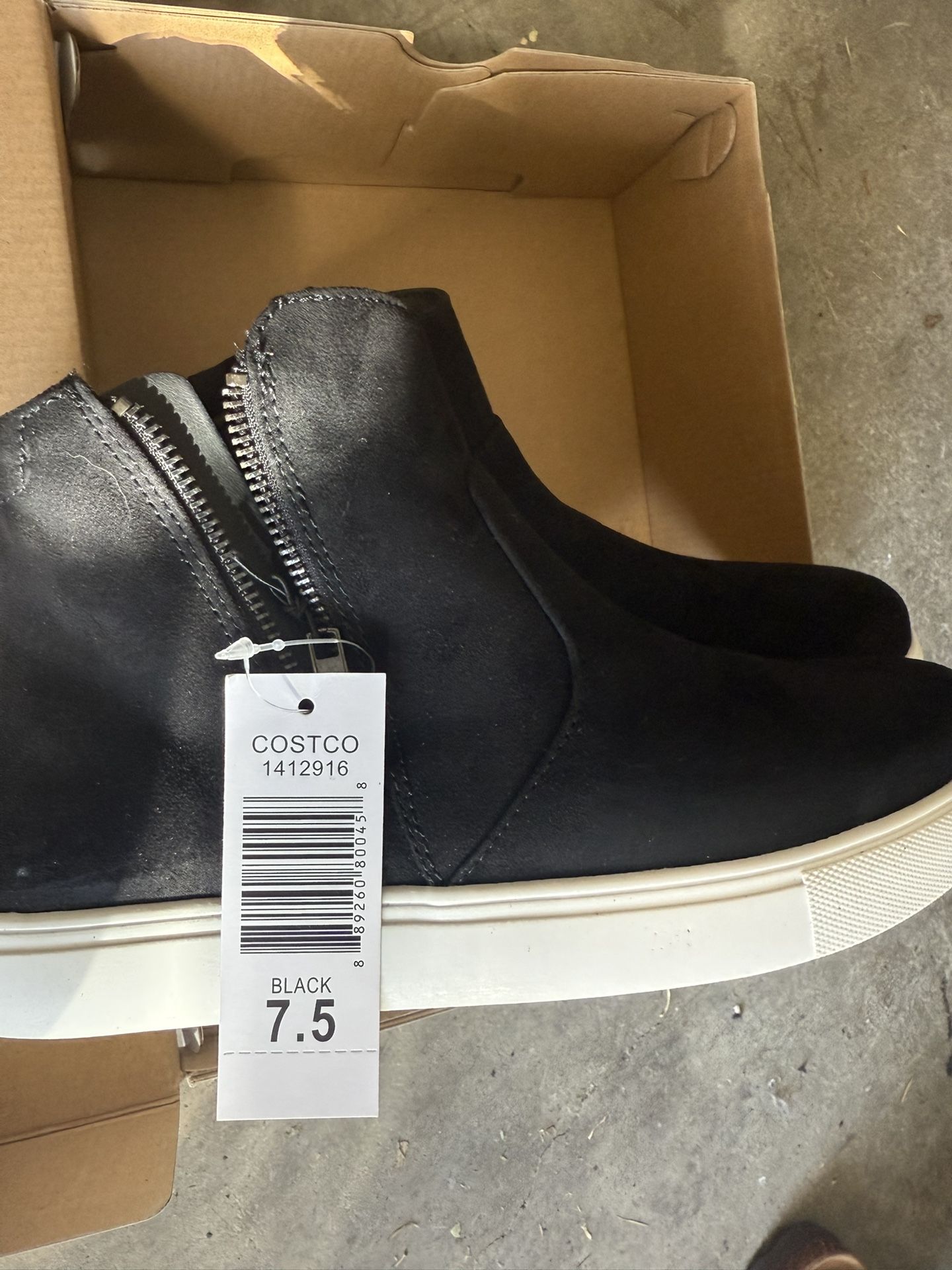 Brand New Izod Women’s Boots Size 7.5