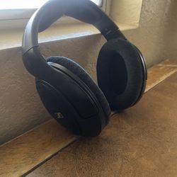 Sennheiser HD560S – All Cables Included!