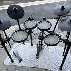 Roland TD-1 electric drums