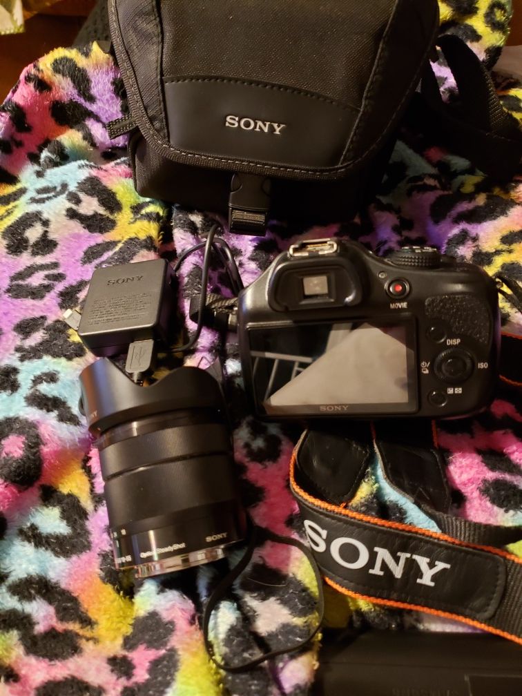 Sony A3000 20.1 MP Digital Camera Read Description ⬇️