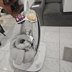 4 Moms MamaRoo Multi-Motion Baby Swing, Bluetooth Enabled with 5 Unique