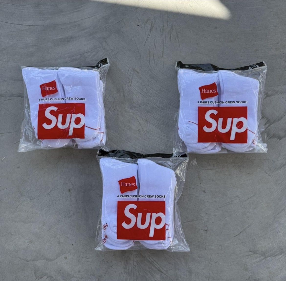 Supreme socks white