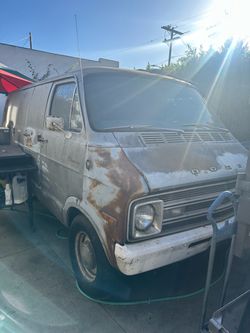 1977 Dodge tradesmen 200