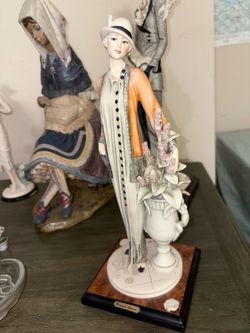 Victorian Woman-Giussepe Armani Figurine