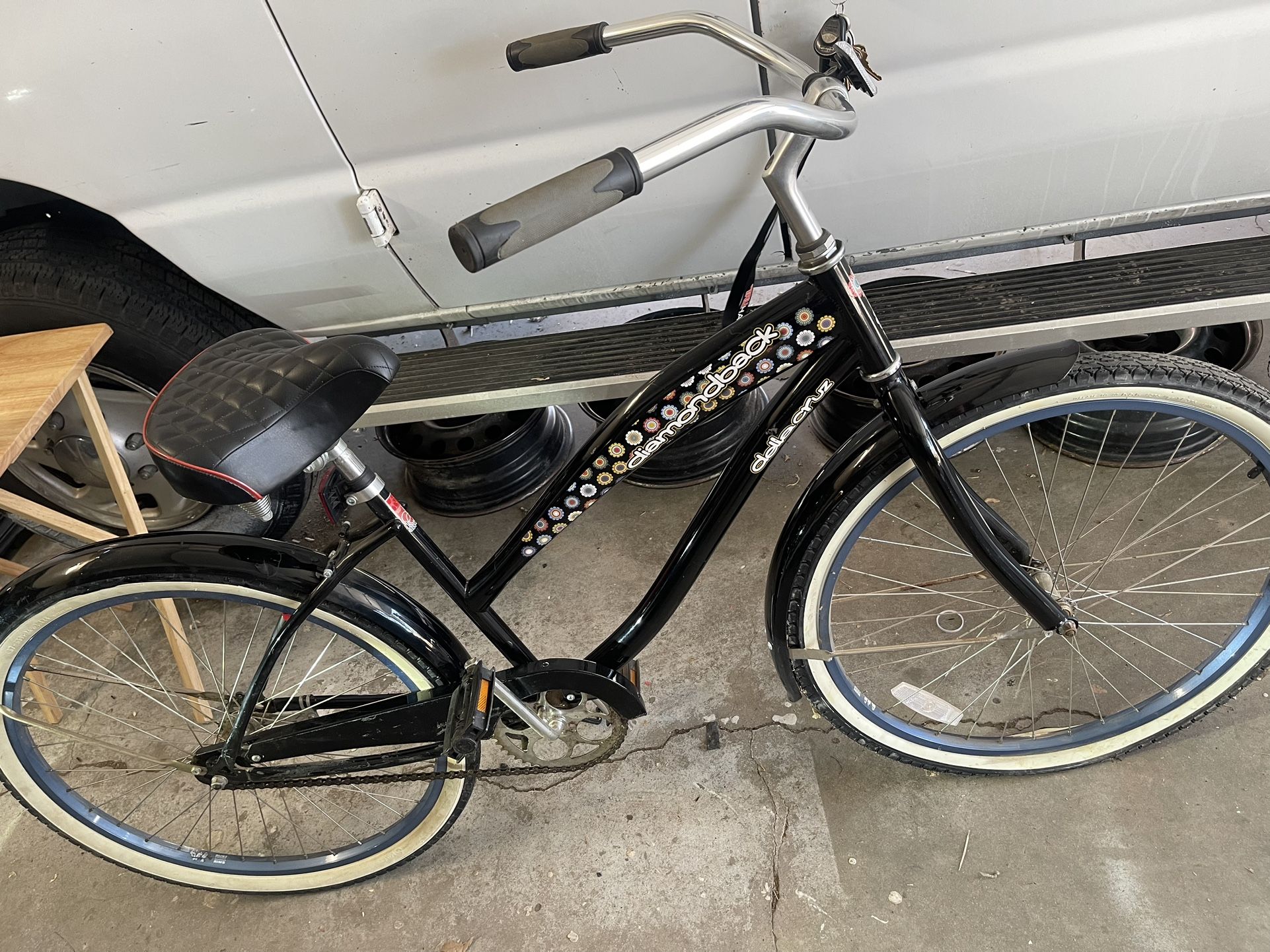 Diamondback Dellacruz Beach Cruiser.